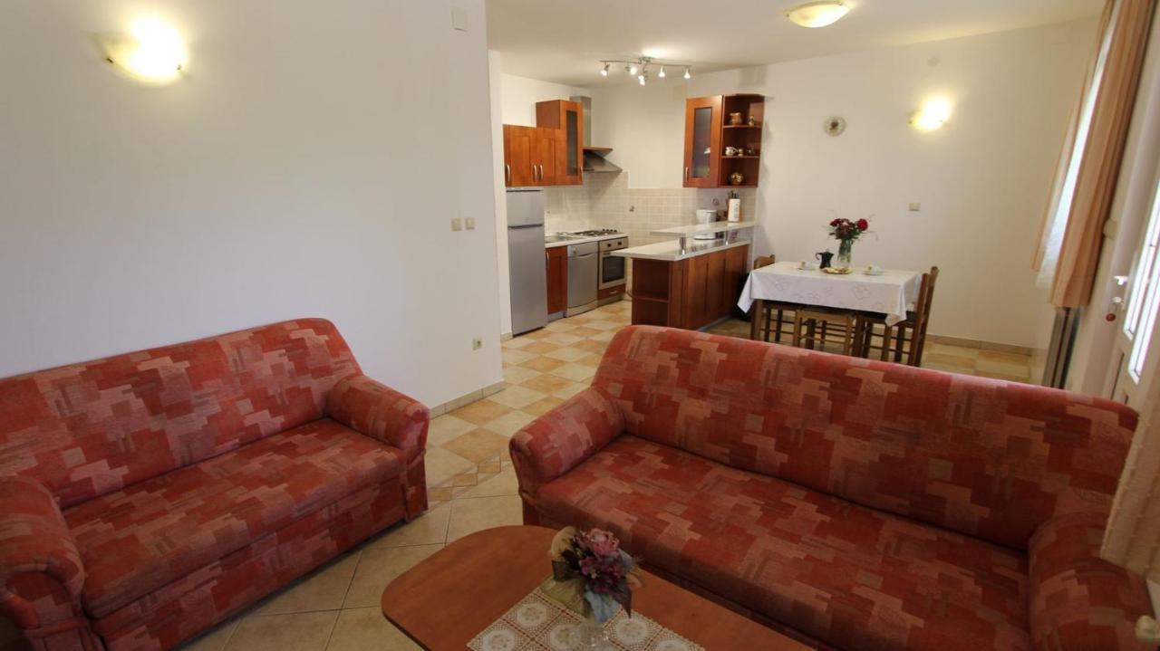 Apartments Kirincic Sveti Vid-Miholjice Εξωτερικό φωτογραφία